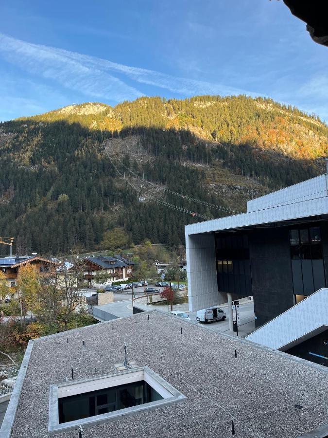 Center Rooms & Apartments Mayrhofen Extérieur photo