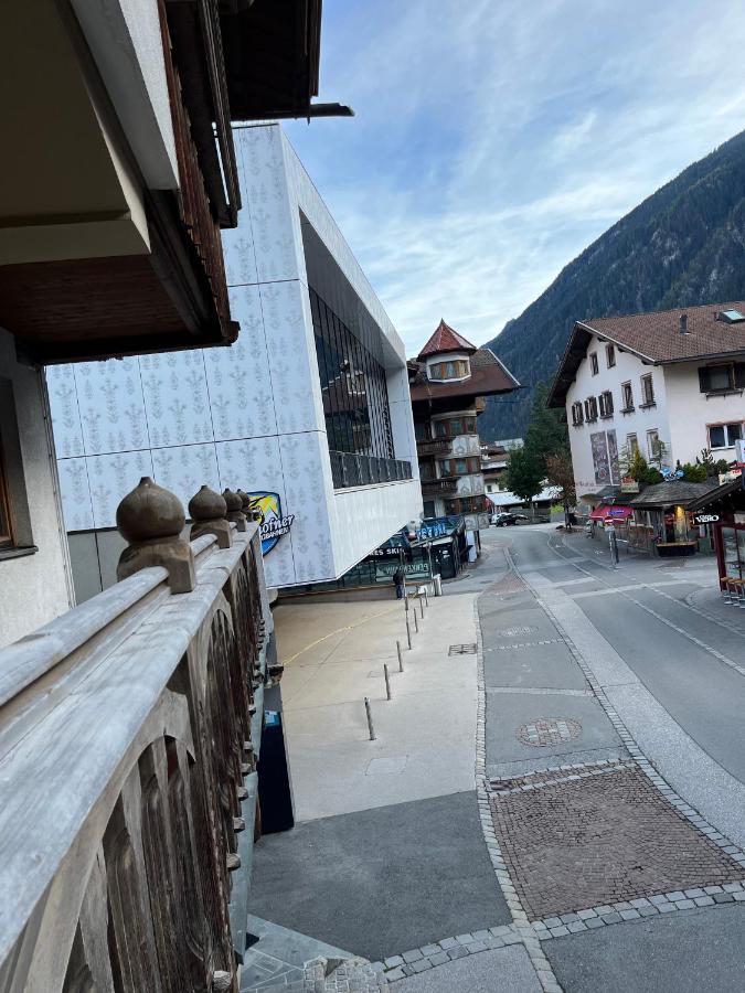 Center Rooms & Apartments Mayrhofen Extérieur photo